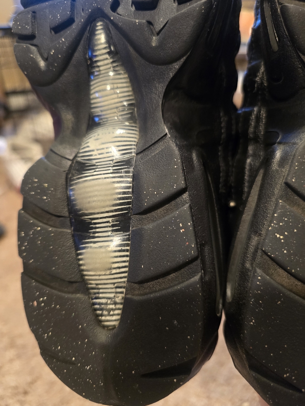 Nike Air Max 95 Essential “Triple Black” (Cj3906-001) Youth Size 7/Womens 8.5 - Picture 6 of 9